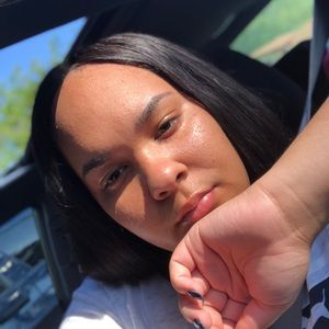 Meet your Posher, Adrianna